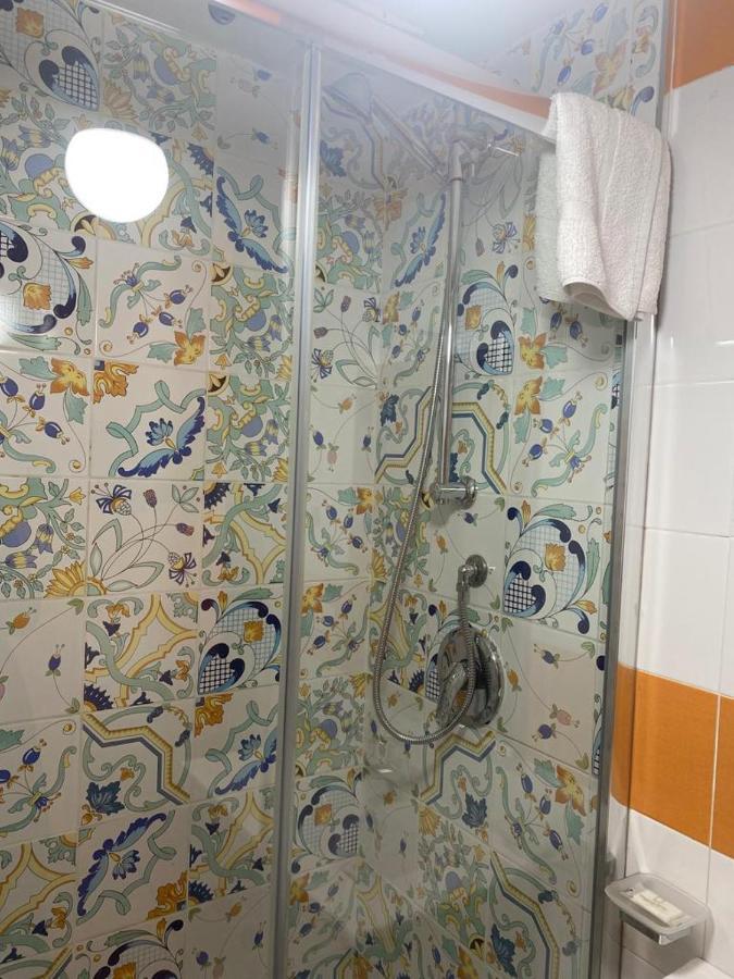 B&B Flower'S House Наполи Екстериор снимка